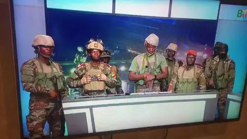 عسكريون يعلنون إقالة رئيس بنين