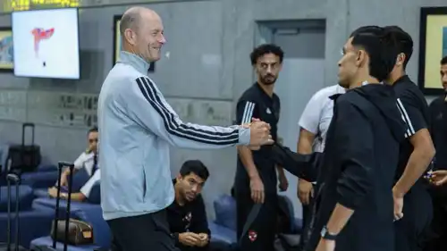 ييس توروب مدرب الأهلي الجديد مع أشرف بن شرقي