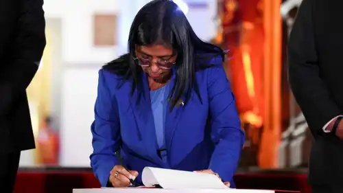 ديلسي رودريغيز رئيسة فنزويلا المؤقتة توقع قانون العفو