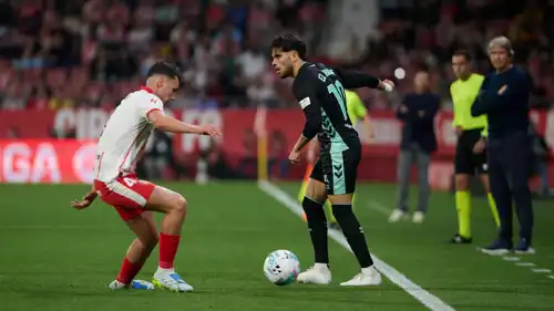 عبد الصمد الزلزولي نجم ريال بيتيس الإسباني