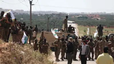 عناصر تابعة لهيئة تحرير الشام