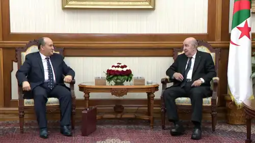 الرئيس تبون ورئيس الحكومة سيفي غريبي