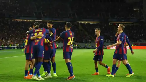 لاعبو برشلونة الإسباني