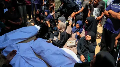 تشييع فلسطينيين قُتلوا بغارات إسرائيلية في خان يونس