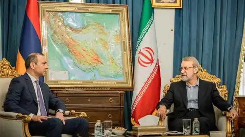 لاريجاني يستقبل نظيره الأرميني آرمن غريغوريان