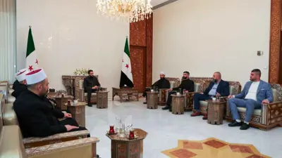 خلال اجتماع الشرع مع وفد من الموحدين الدروز