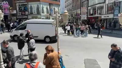 سكان اسطنبول في الشوارع 