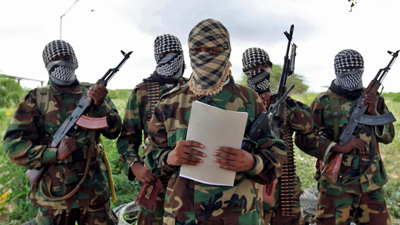 مسلحون يتبعون لحركة الشباب الصومالية