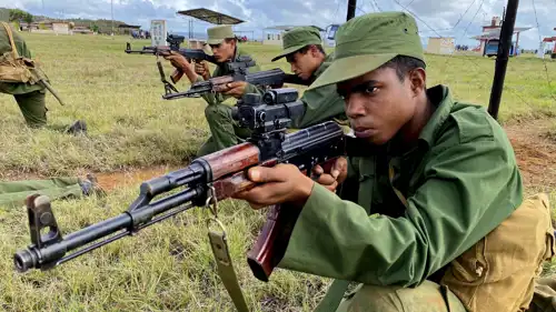 جنود كوبيون يشاركون في مناورة