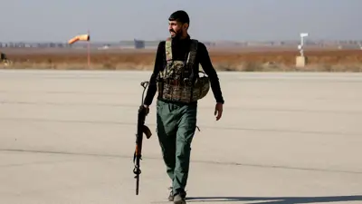 مقاتل في قوات "قسد"