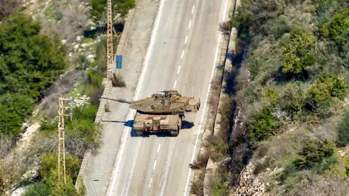 دبابة تابعة للجيش الإسرائيلي في جنوب لبنان