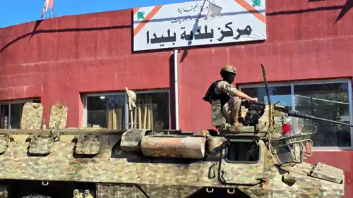 الجيش اللبناني أمام مركز بلدية بليدا