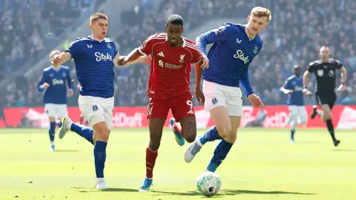 مباراة ليفربول ضد إيفرتون في الدوري الإنجليزي