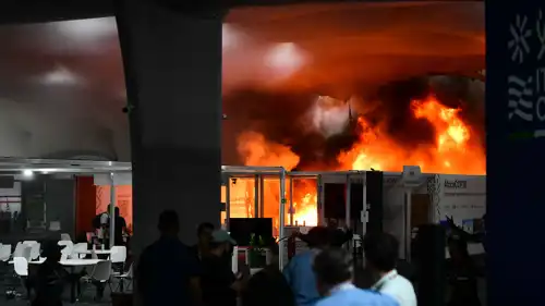 جانب من الحريق