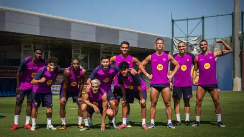درو نجم برشلونة الصاعد مع زملائه في تدريبات برشلونة