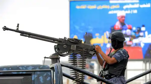 عنصر من ميليشيا الحوثي