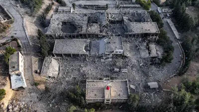 مشهد من دمار الغارات الإسرائيلية على سوريا 