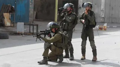 جنود إسرائيليون يطلقون النار 