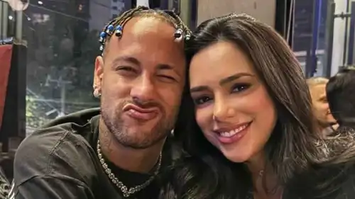 نيمار وزوجته برونا بينكاردي