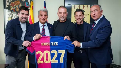 فليك جدد عقده مع برشلونة