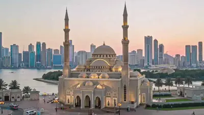 مسجد النور في الشارقة 