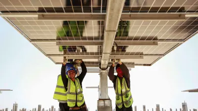 ألواح طاقة شمسية