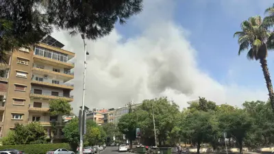 الدخان المتصاعد بعد غارة إسرائيلية لمقر رئاسة الأركان في دمشق