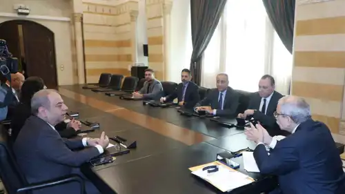 نواف سلام خلال اللقاء