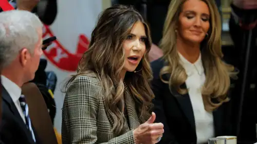 وزيرة الأمن الداخلي الأمريكية كريستي نويم