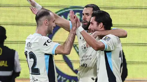 احتفال لاعبي الاتحاد السعودي