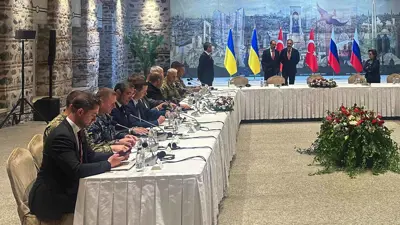 جانب من المباحثات بين روسيا وأوكرانيا في إسطنبول