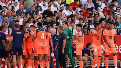 لاعبو برشلونة الإسباني