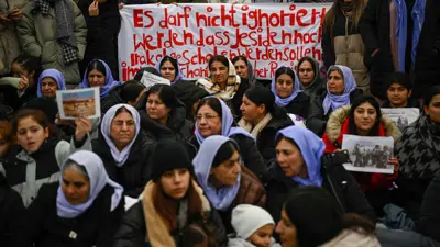 لاجئون في ألمانيا يحتجون على ترحيلهم إلى العراق