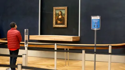 الموناليزا في متحف اللوفر 