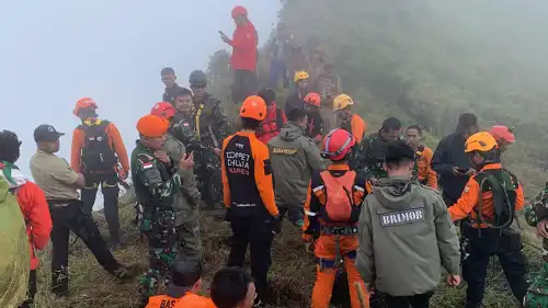 فرق الإنقاذ الإندونيسية