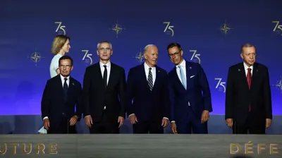 عدد من الزعماء في قمة الناتو