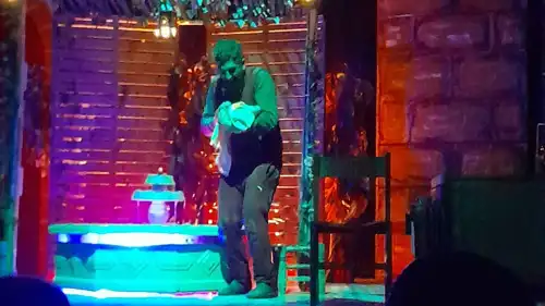 جانب من المسرحية