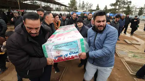 خلال تشييع عبدالله بور حسين أحد قادة "الباسيج" في إيران