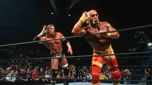 المصارع الراحل هالك هوجان مع ترابل إتش