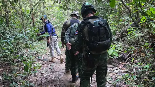 قوات تايلاندية على الحدود مع كمبوديا