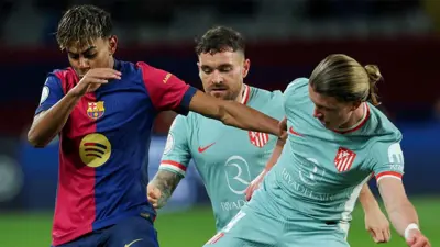 مواجهة سابقة بين برشلونة وأتلتيكو مدريد