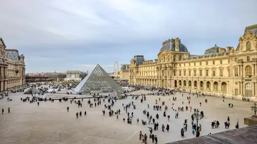 متحف اللوفر، باريس