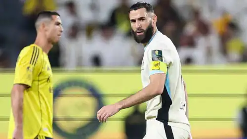 كريم بنزيما وكريستيانو رونالدو في مباراة النصر والاتحاد
