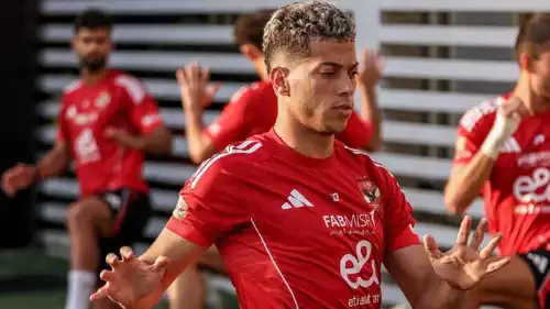 إمام عاشور نجم الأهلي المصري