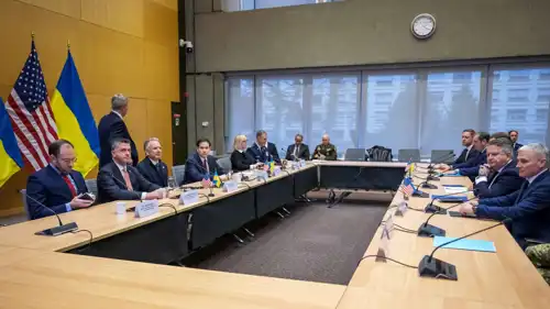 مناقشات أمريكية أوكرانية بشأن خطة ترامب لإنهاء الحرب