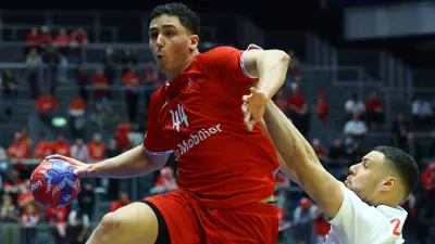 مهدي بن رمضان في مباراة تونس وسويسرا لكرة اليد