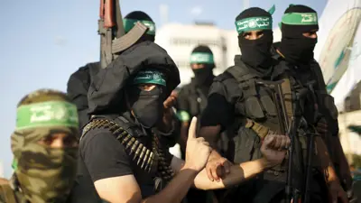 مقاتلون من كتائب القسام التابعة لـ "حماس"