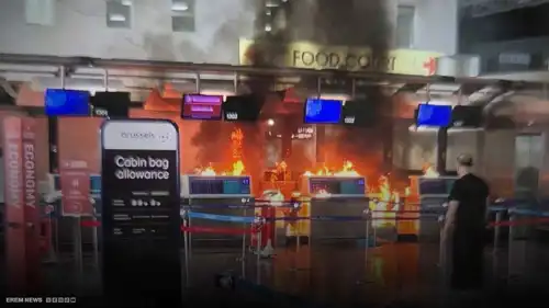 فوضى وهروب من مطار إيطالي دولي بعد حريق غامض