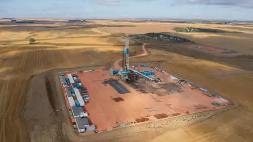 منصة حفر بالقرب من أرنيغارد، داكوتا الشمالية.