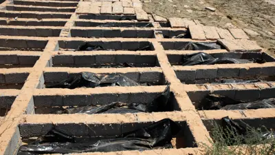 مقابر لمهاجرين في ليبيا